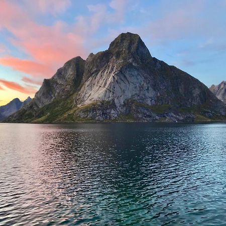 Reinefjorden Lodge Екстериор снимка