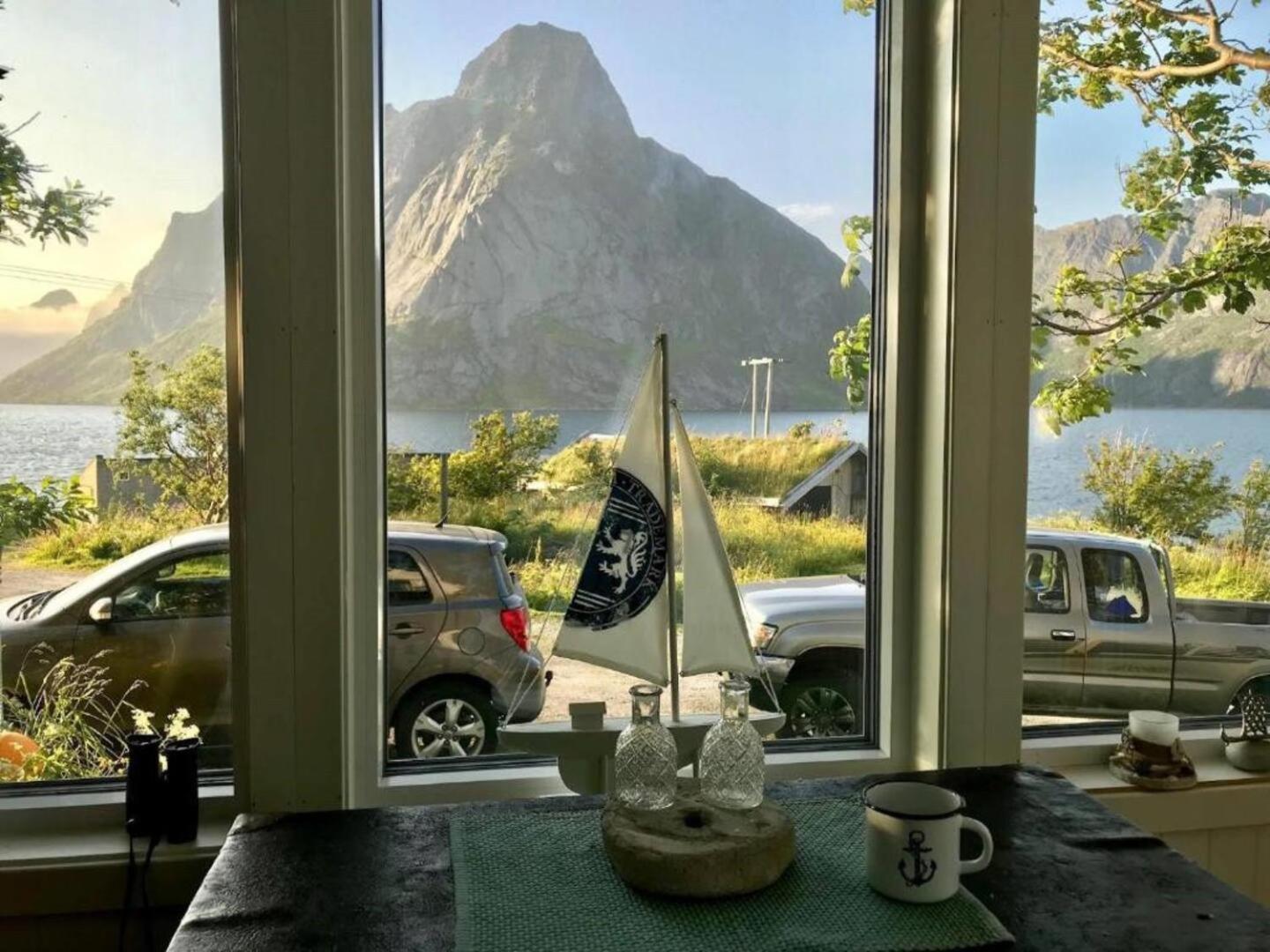 Reinefjorden Lodge Екстериор снимка